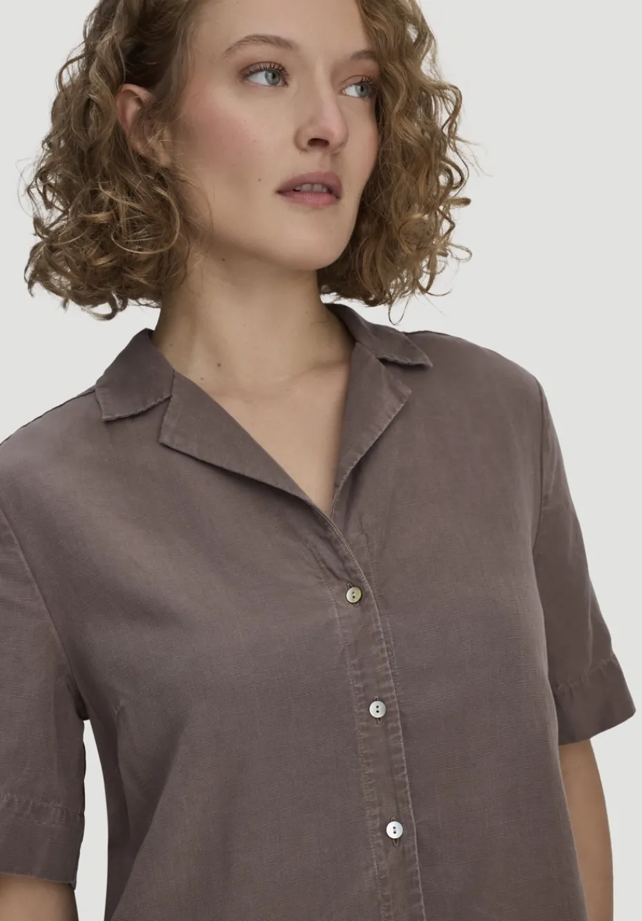 hessnatur Bluse Relaxed aus TENCEL™ Lyocell mit Leinen von mocca New