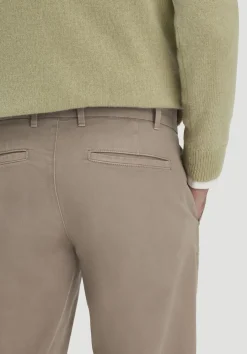 hessnatur Chino LENN Regular aus Bio-Baumwolle von lehm Hot