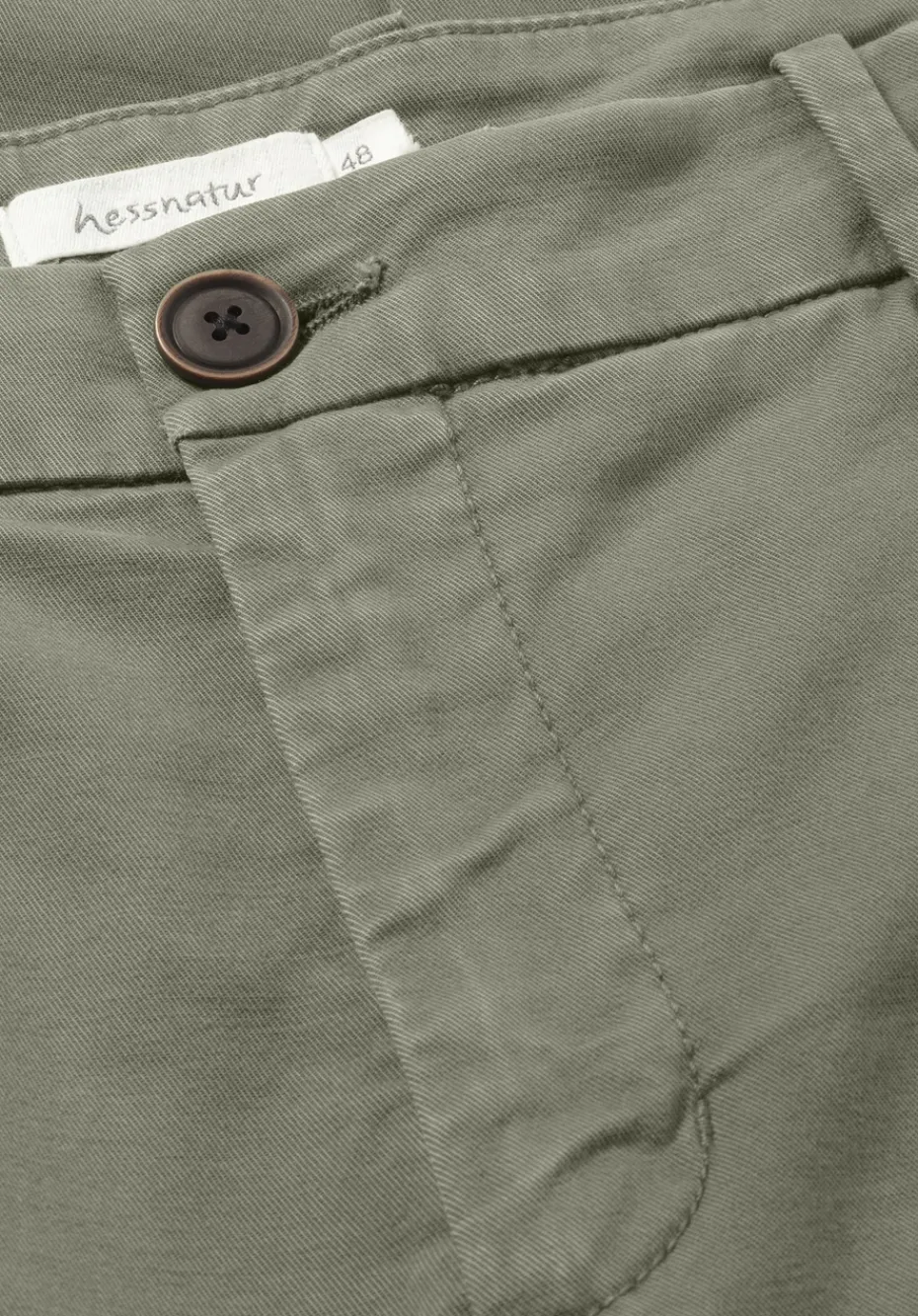 hessnatur Chino LENN Regular aus Bio-Baumwolle von oliv Outlet