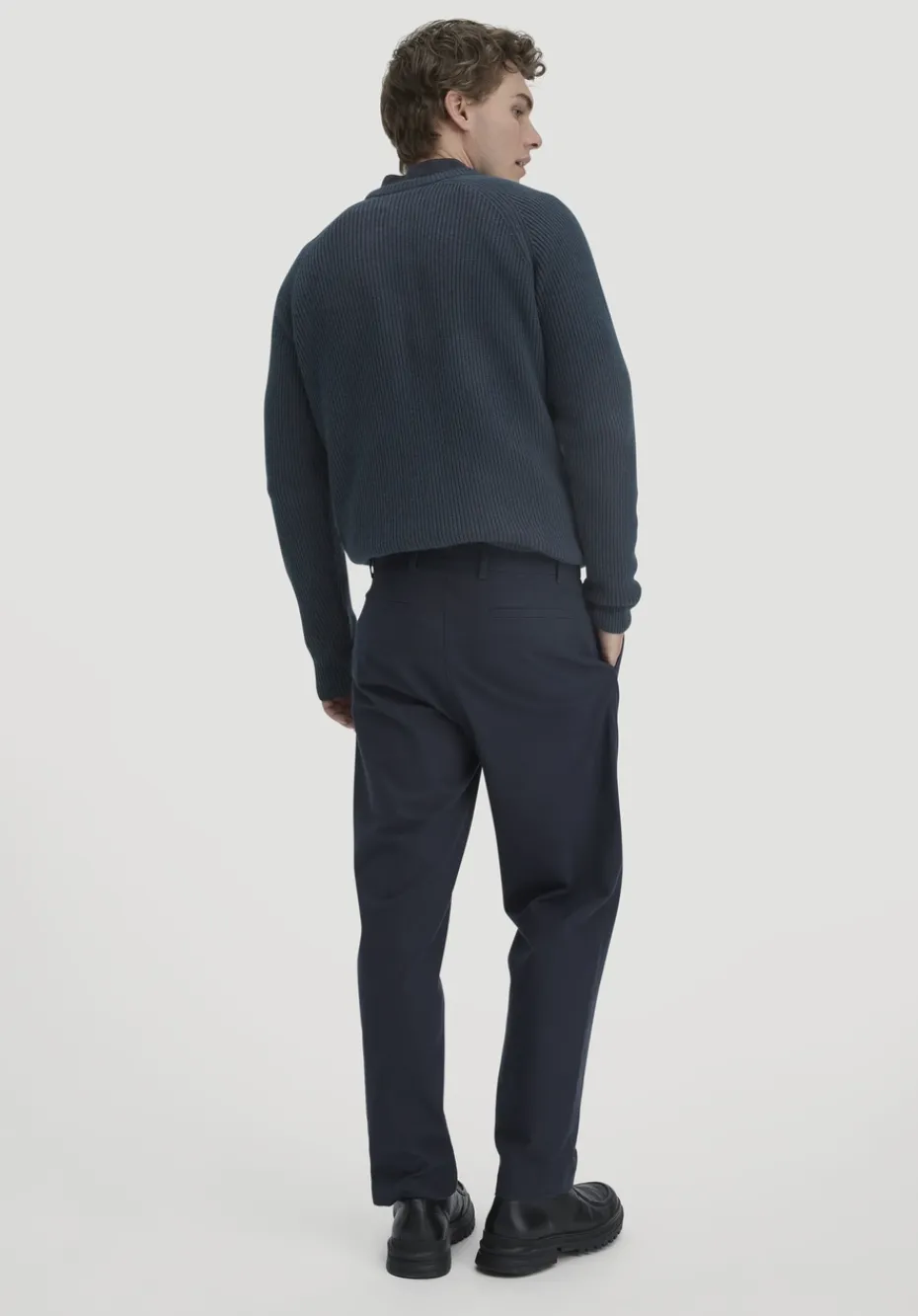 hessnatur Chino RON Relaxed aus Bio-Baumwolle von marine New