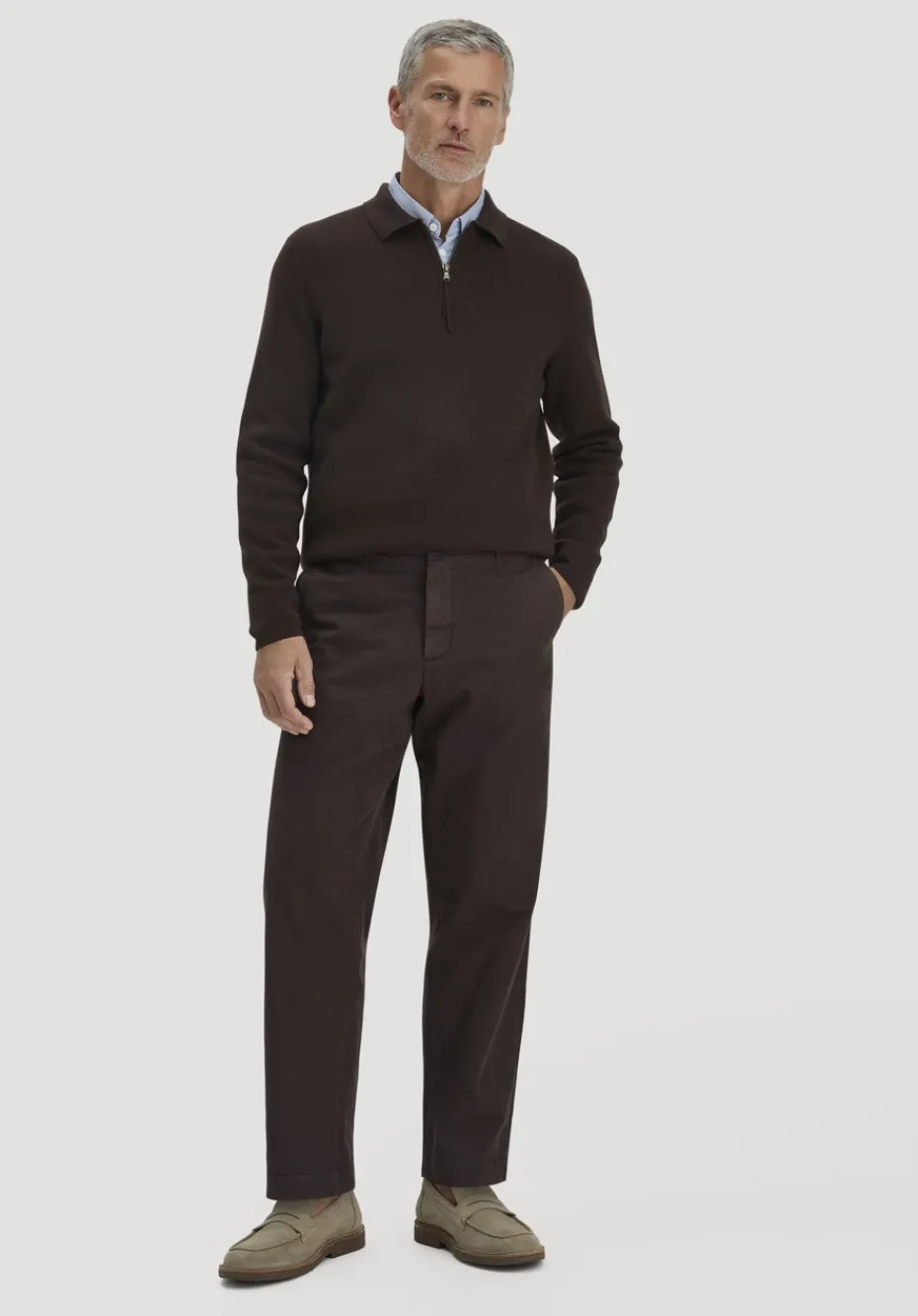 hessnatur Chino RONNEL Relaxed aus reiner Bio-Baumwolle von kakao braun
