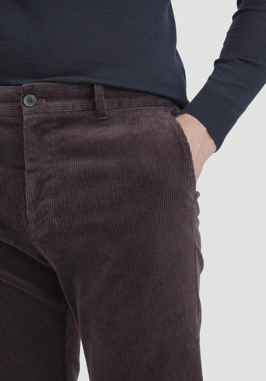 hessnatur Cordhose LENN Regular aus Bio-Baumwolle von schwarzbeere Hot