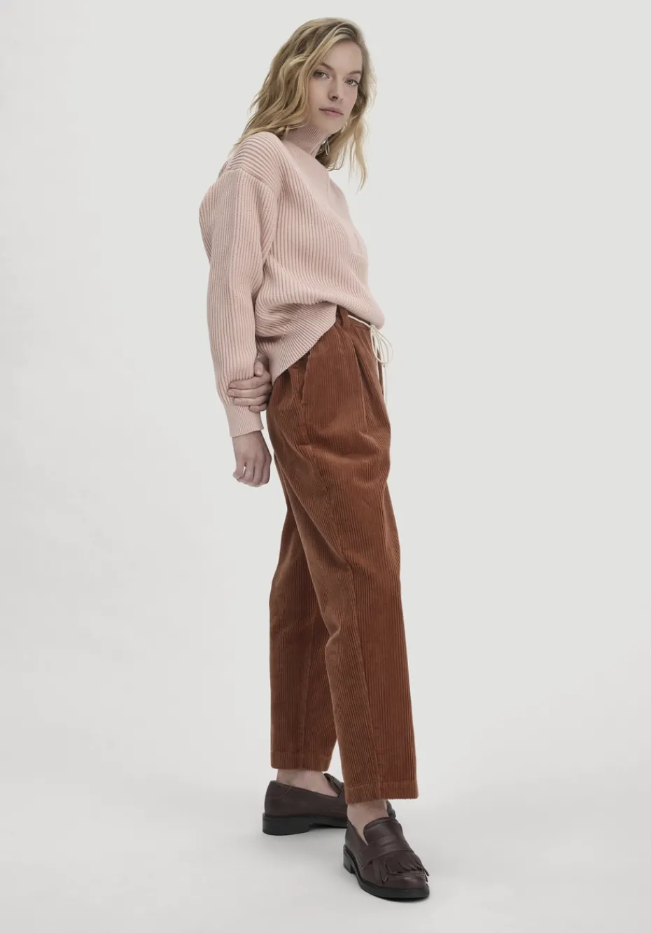hessnatur Cordhose Relaxed aus reiner Bio-Baumwolle von rost Best