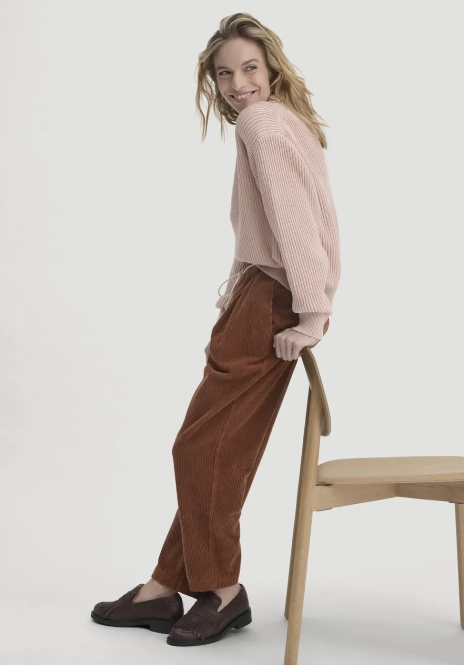 hessnatur Cordhose Relaxed aus reiner Bio-Baumwolle von rost Best