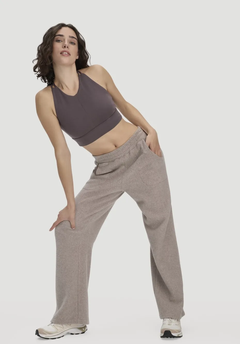 hessnatur Fleece Hose Relaxed ACTIVE LIGHT aus reiner Bio-Baumwolle von mandelbraun Online