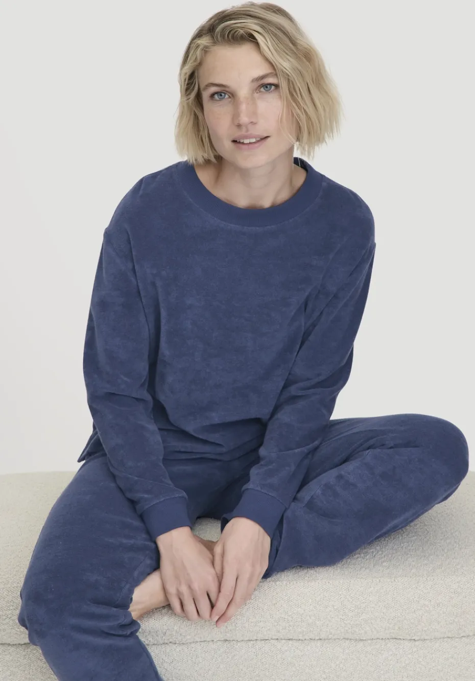 hessnatur Frottee Loungeshirt Oversize PURE COTTON aus reiner Bio-Baumwolle von indigo blau Discount