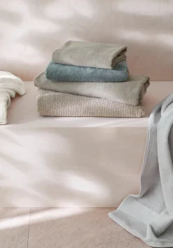 hessnatur Frottier Handtuch Rippstruktur aus reiner Bio-Baumwolle von beige