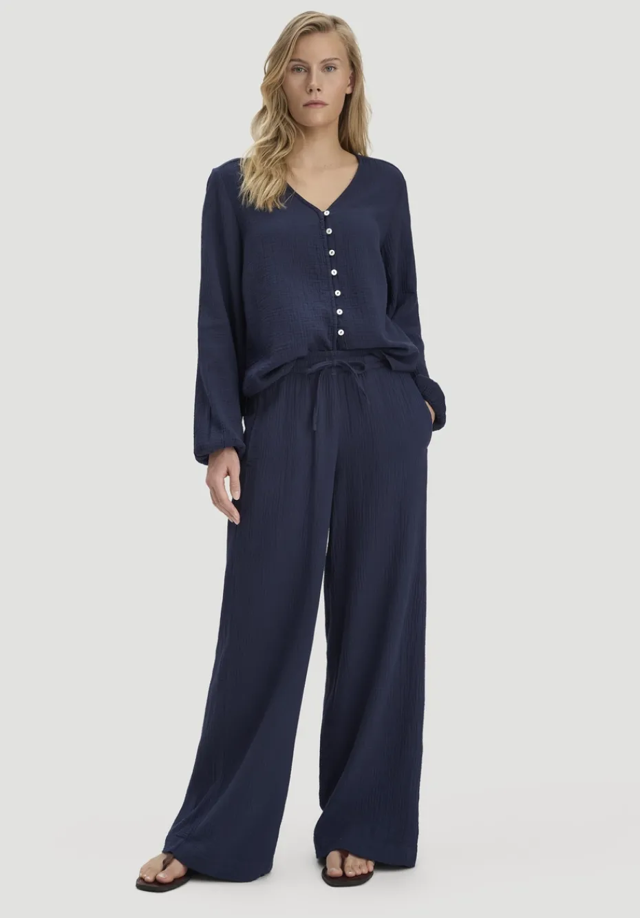 hessnatur Gewebe Hose Wide Leg aus reiner Bio-Baumwolle von dunkelblau Online