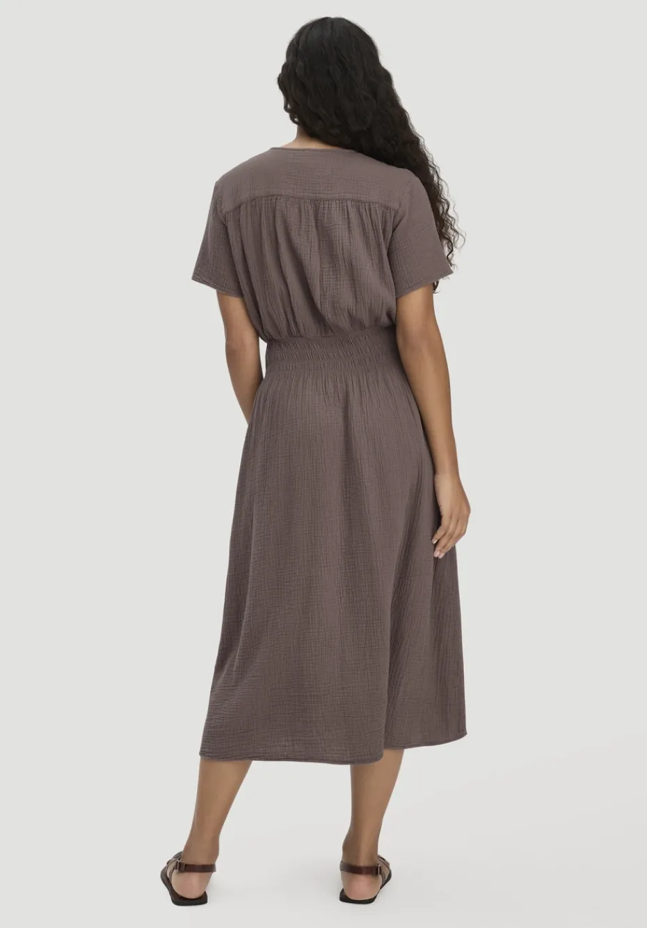 hessnatur Gewebe Kleid mit Taillierung Midi aus reiner Bio-Baumwolle von mocca Online