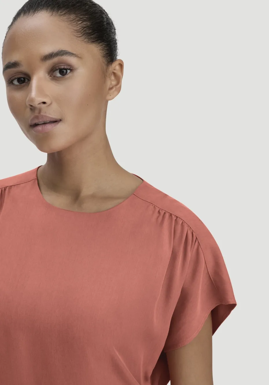 hessnatur Gewebe Kleid mit Wickeloptik Midi aus reinem TENCEL™ Lyocell von pfirsichrot Clearance
