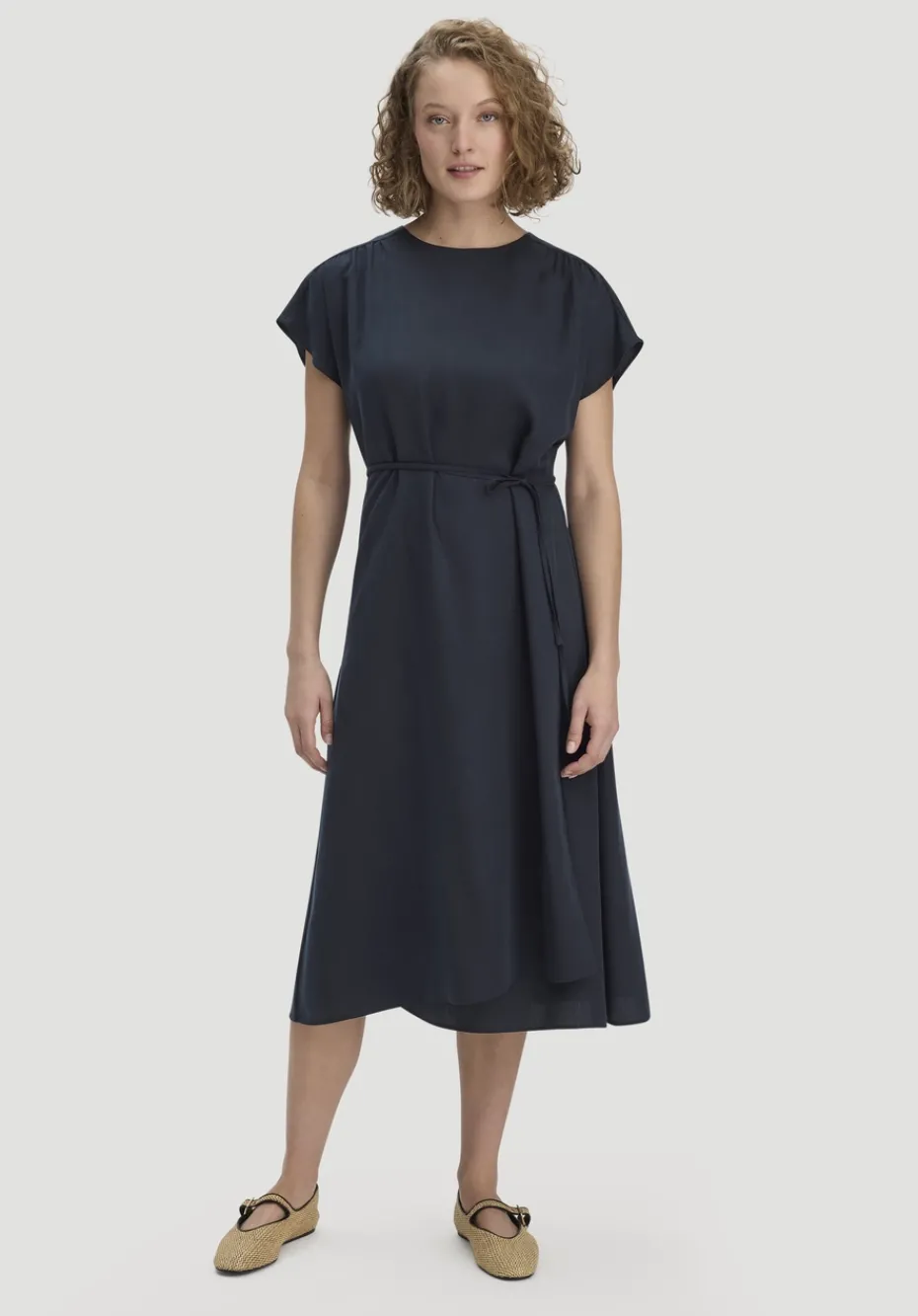 hessnatur Gewebe Kleid mit Wickeloptik Midi aus reinem TENCEL™ Lyocell von marine Clearance