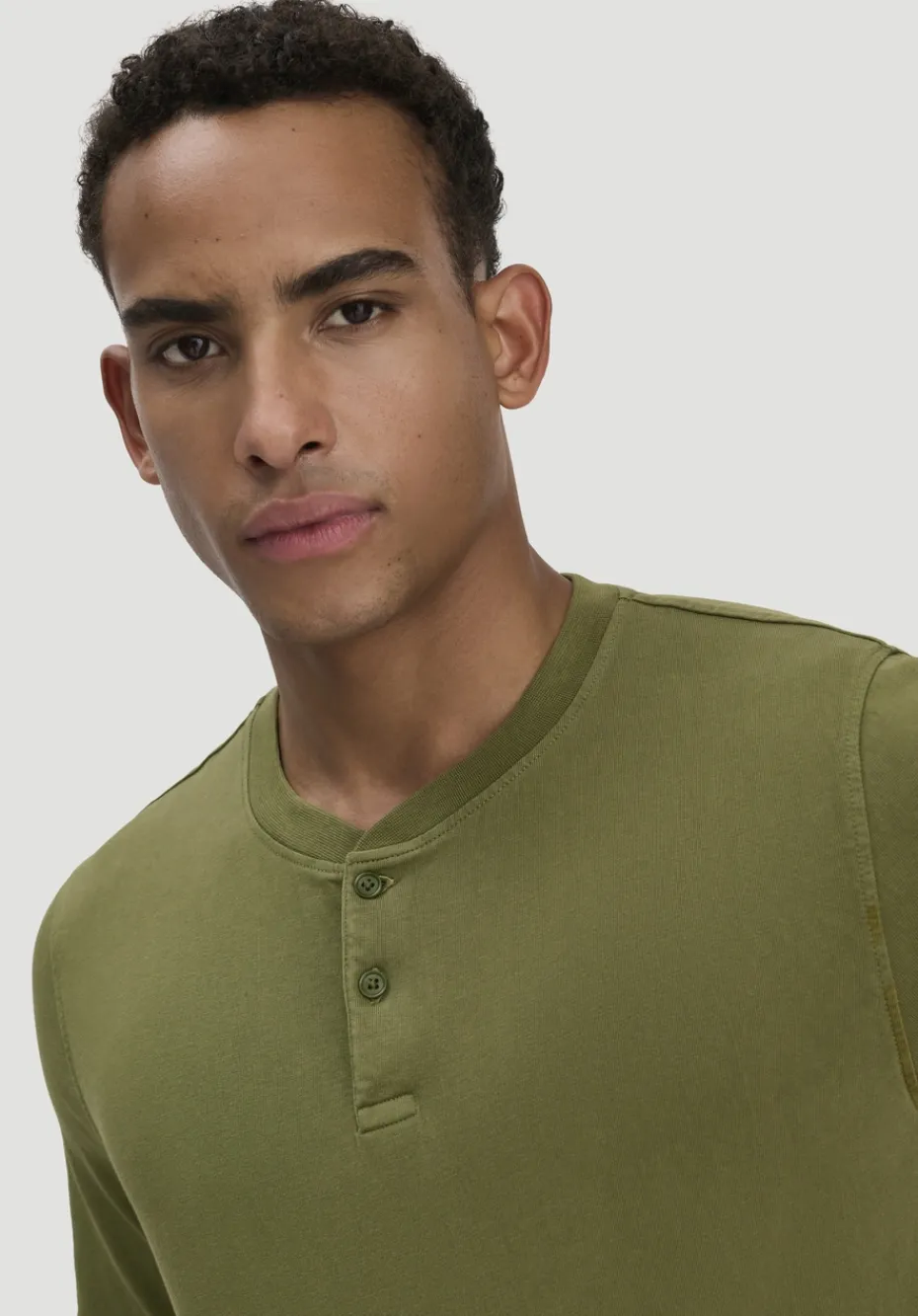 hessnatur Heavy Jersey Henley Shirt Relaxed aus reiner Bio-Baumwolle von seetang Online