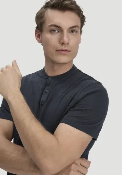 hessnatur Henley T-Shirt Regular aus Leinen und Bio-Baumwolle von marine Hot