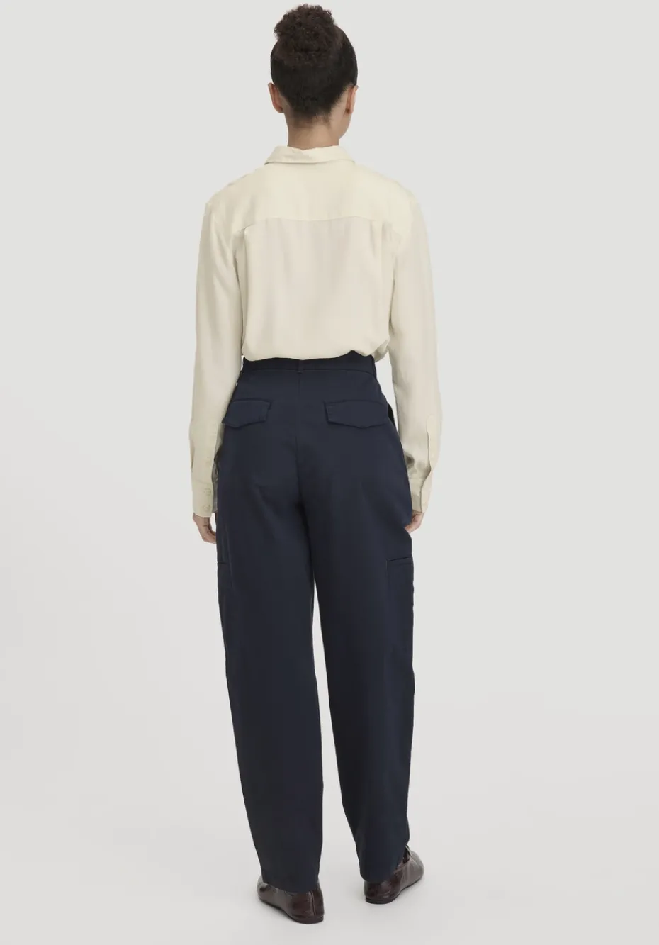 hessnatur Hose Soft Utility Cargo Relaxed aus Bio-Baumwolle von marine Hot