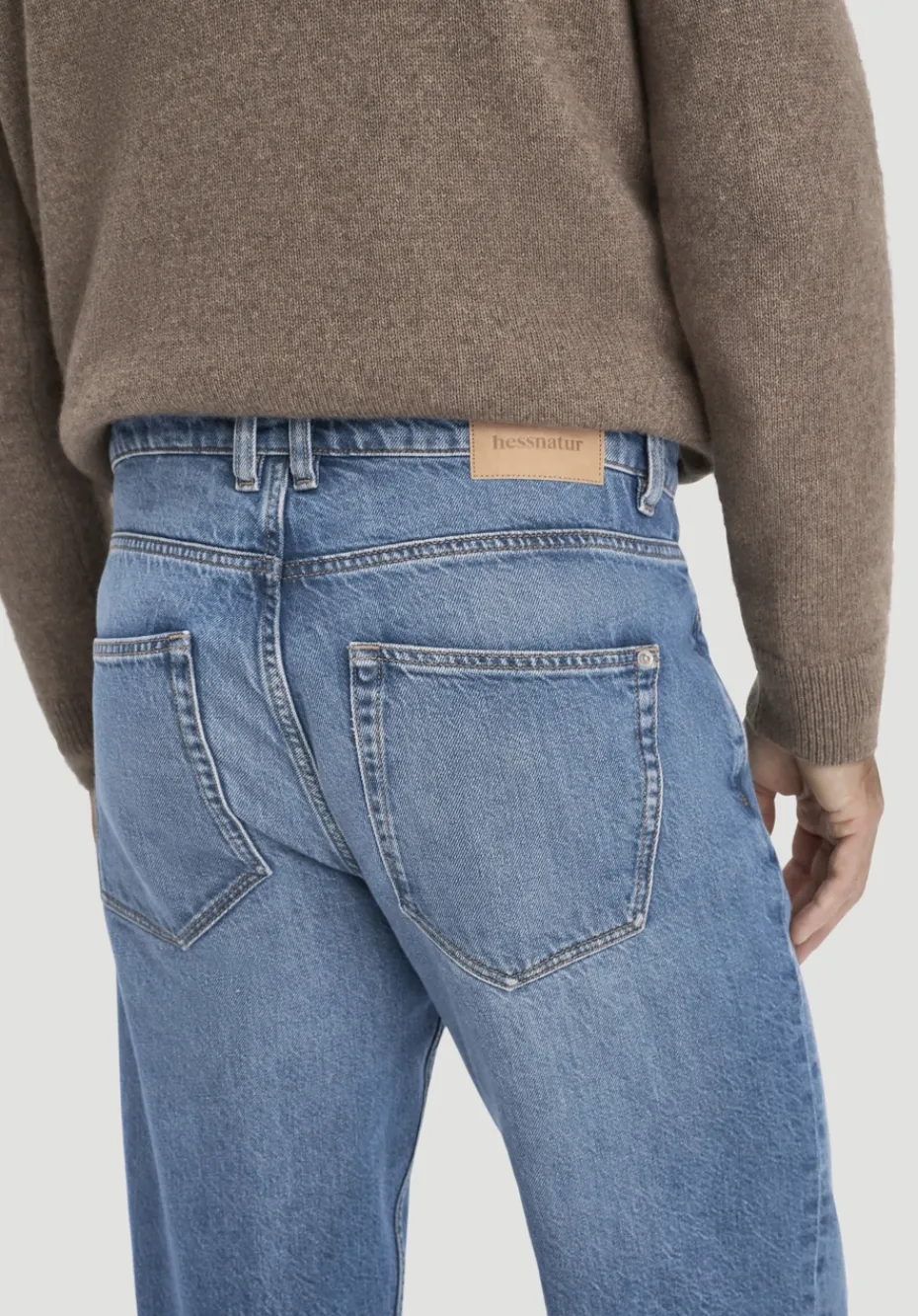 hessnatur Jeans MADS Relaxed Tapered aus reinem Bio-Denim von greenish blue Hot