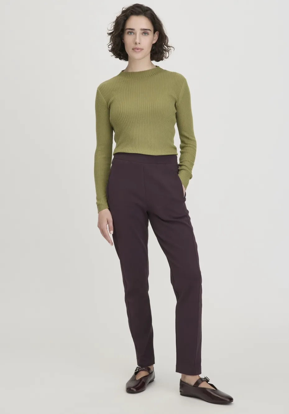 hessnatur Jersey Hose Regular aus Bio-Baumwolle von schwarzbeere Best