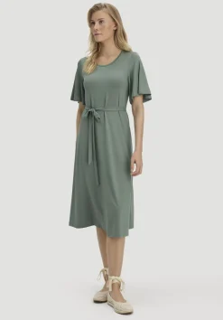 hessnatur Jersey Kleid Kniebedeckend Slim aus TENCEL™ Lyocell von mattgrün New