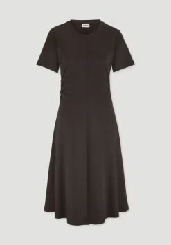 hessnatur Jersey Kleid Kniebedeckend Slim aus reiner Bio-Baumwolle von kakao braun