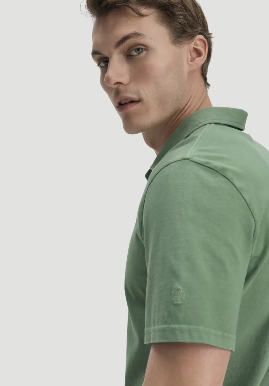 hessnatur Jersey Polo Regular aus reiner Bio-Baumwolle von efeugrün Discount