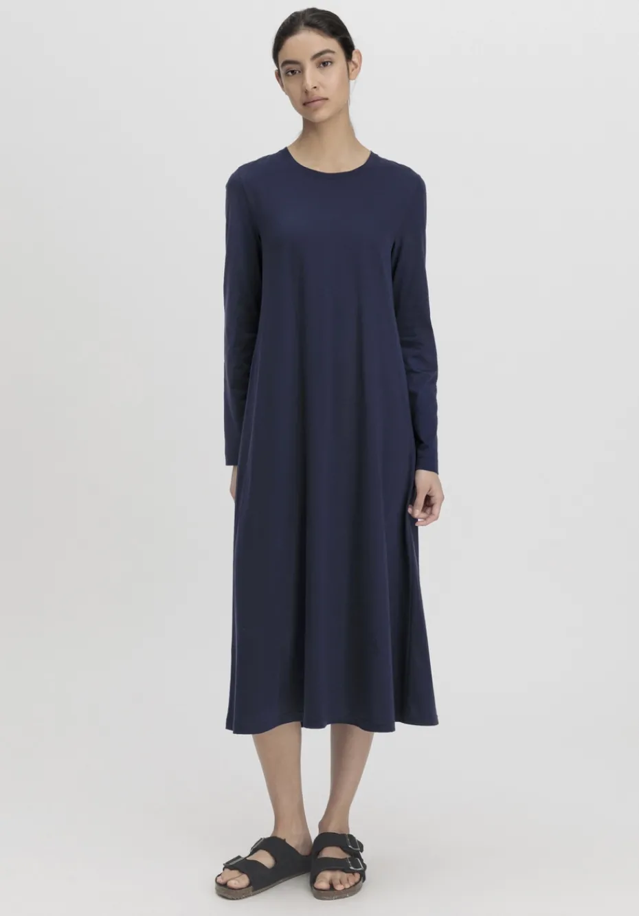 hessnatur Langarm Nachthemd Slim PURE COTTON aus reiner Bio-Baumwolle von dunkelblau Clearance