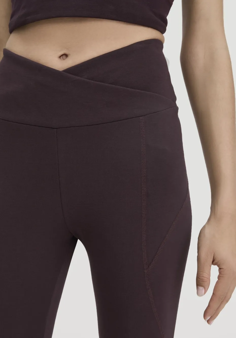 hessnatur Leggings High Waist ACTIVE COMFORT aus Bio-Baumwolle von schwarzbeere Clearance