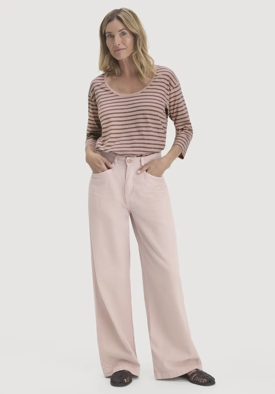 hessnatur Light Slub Streifen Longsleeve Relaxed aus reiner Bio-Baumwolle von rosé New