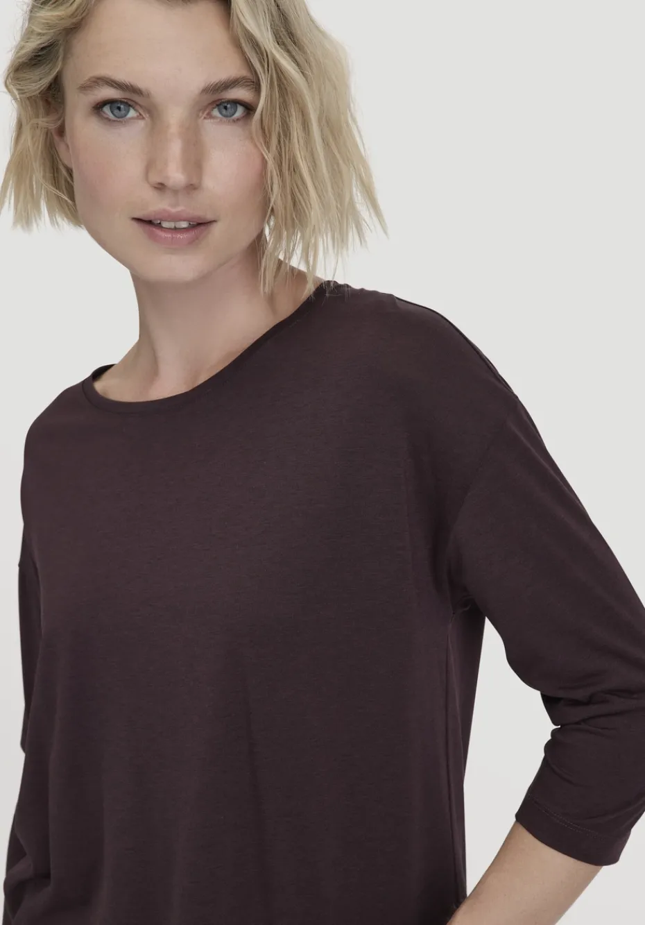 hessnatur Longsleeve Oversize aus TENCEL™ Lyocell mit Bio-Baumwolle von schwarzbeere Best