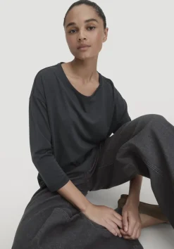hessnatur Longsleeve Oversize aus TENCEL™ Lyocell mit Bio-Baumwolle von schwarz Hot