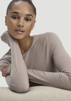 hessnatur Longsleeve PURE FLOW aus TENCEL™ Modal von mandelbraun New