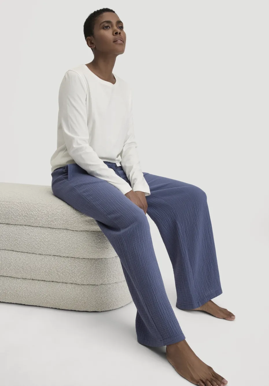 hessnatur Musselin Schlafhose Relaxed PURE COMFORT aus reiner Bio-Baumwolle von indigo blau Sale