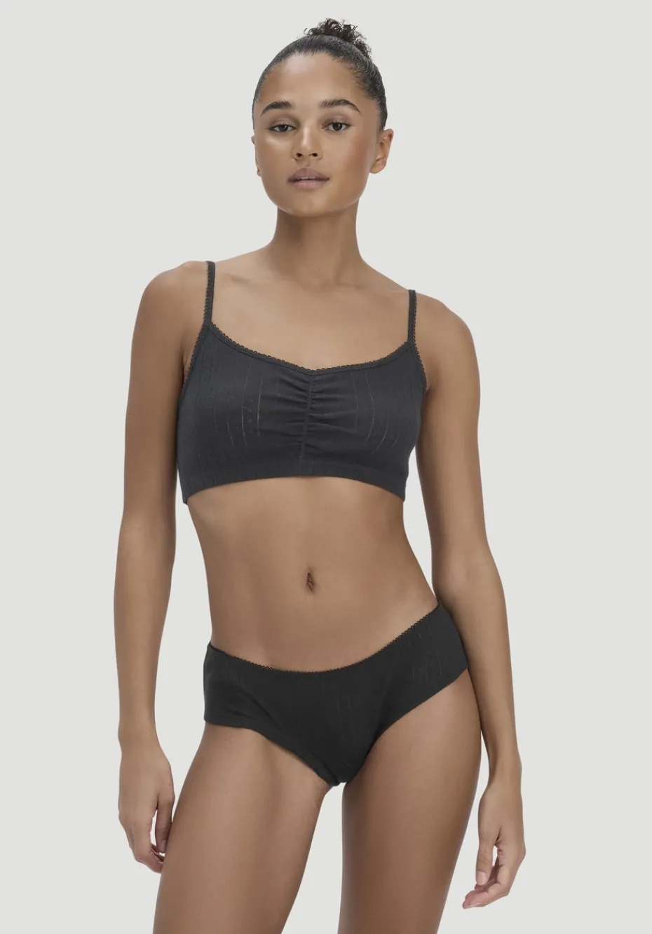 hessnatur Pointelle Panty Regular Cut PURE COTTON aus reiner Bio-Baumwolle von schwarz Clearance