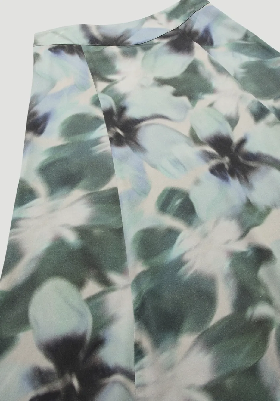 hessnatur Print Rock Midi aus LENZING™ ECOVERO™ Viskose von marine Sale