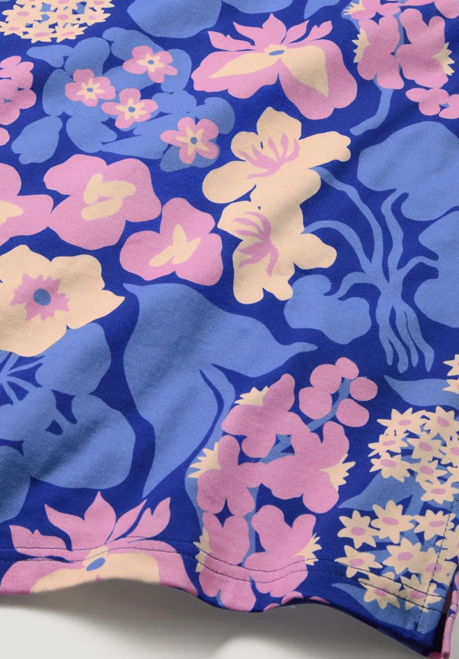 hessnatur Print T-Shirt Oversize LIV LEE aus reiner Bio-Baumwolle von kornblume