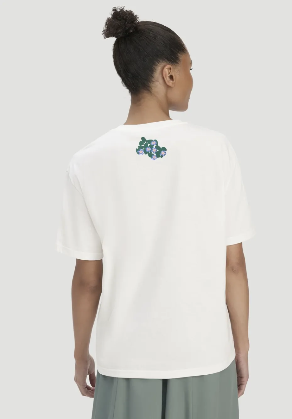 hessnatur Print T-Shirt Oversize LIV LEE aus reiner Bio-Baumwolle von seegrün Discount
