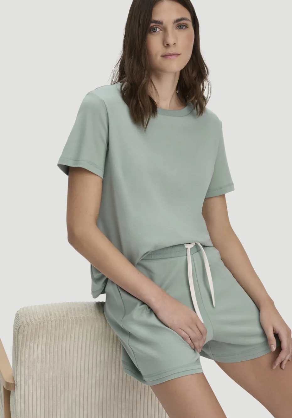 hessnatur Pyjama PURE NATURE aus reiner Bio-Baumwolle von mattgrün New