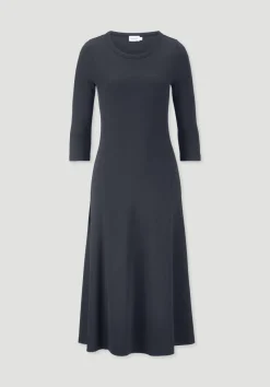 hessnatur Rib Kleid Midi Slim aus Bio-Baumwolle von marine Online