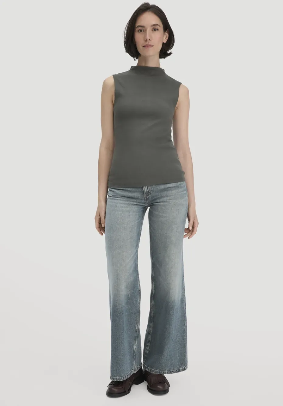 hessnatur Rib Top Slim aus Bio-Baumwolle von tannengrün New