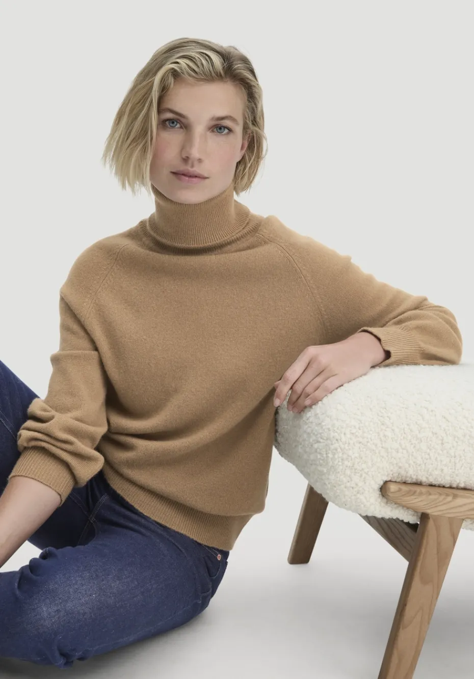 hessnatur Rollkragen Pullover Relaxed BETTER RECYCLING aus reinem Cashmere von dunkles camel Sale