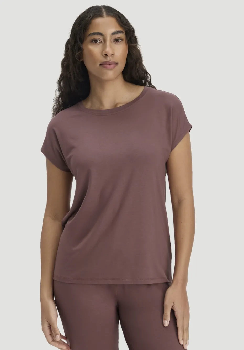 hessnatur Schlaf T-Shirt PURE FLOW aus TENCEL™ Modal von rosébraun Sale