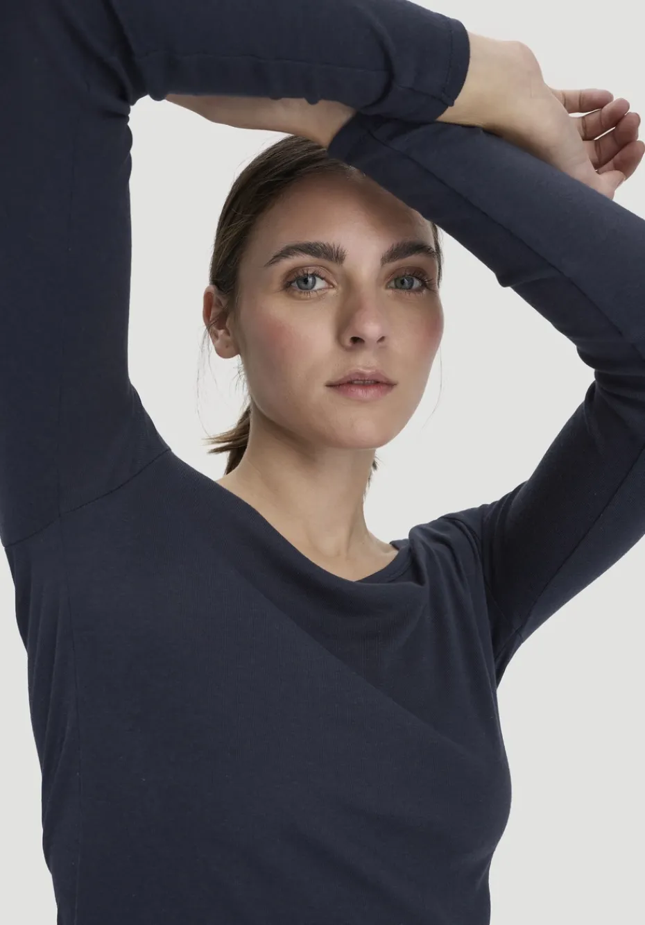 hessnatur Softrib Longsleeve Fitted aus Bio-Baumwolle und TENCEL™ Modal von marine New