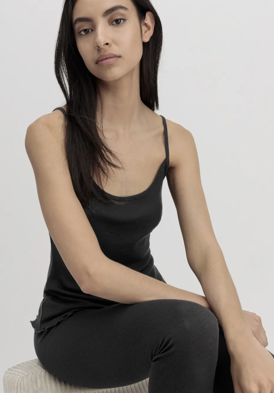 hessnatur Spaghetti Top Fitted WARM TOUCH aus Bio-Merinowolle und TENCEL™ Lyocell von schwarz Sale