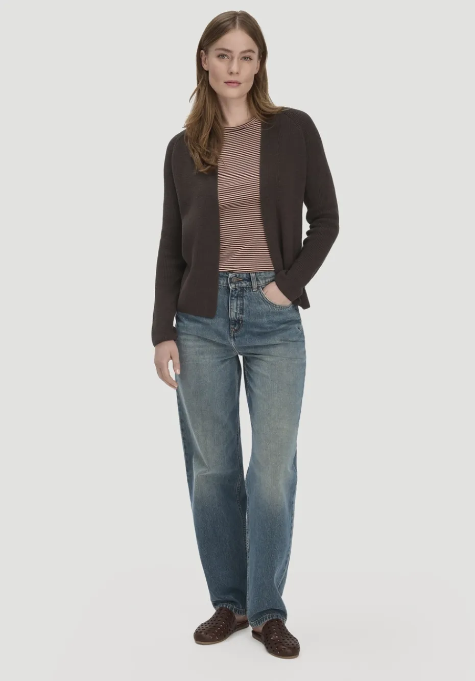 hessnatur Strick Jacke Regular aus reiner Bio-Baumwolle von kakao braun Clearance