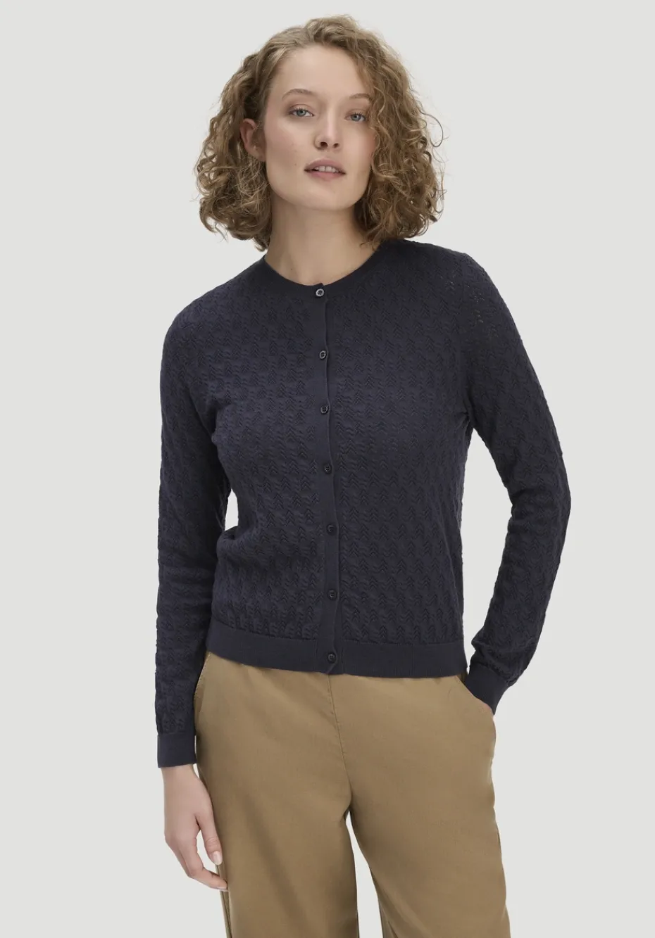 hessnatur Strick Jacke Regular aus Bio-Baumwolle mit Merinowolle von marine Sale