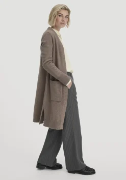 hessnatur Strick Jacke Relaxed aus Bio-Merinowolle mit Bio-Baumwolle von camel Hot