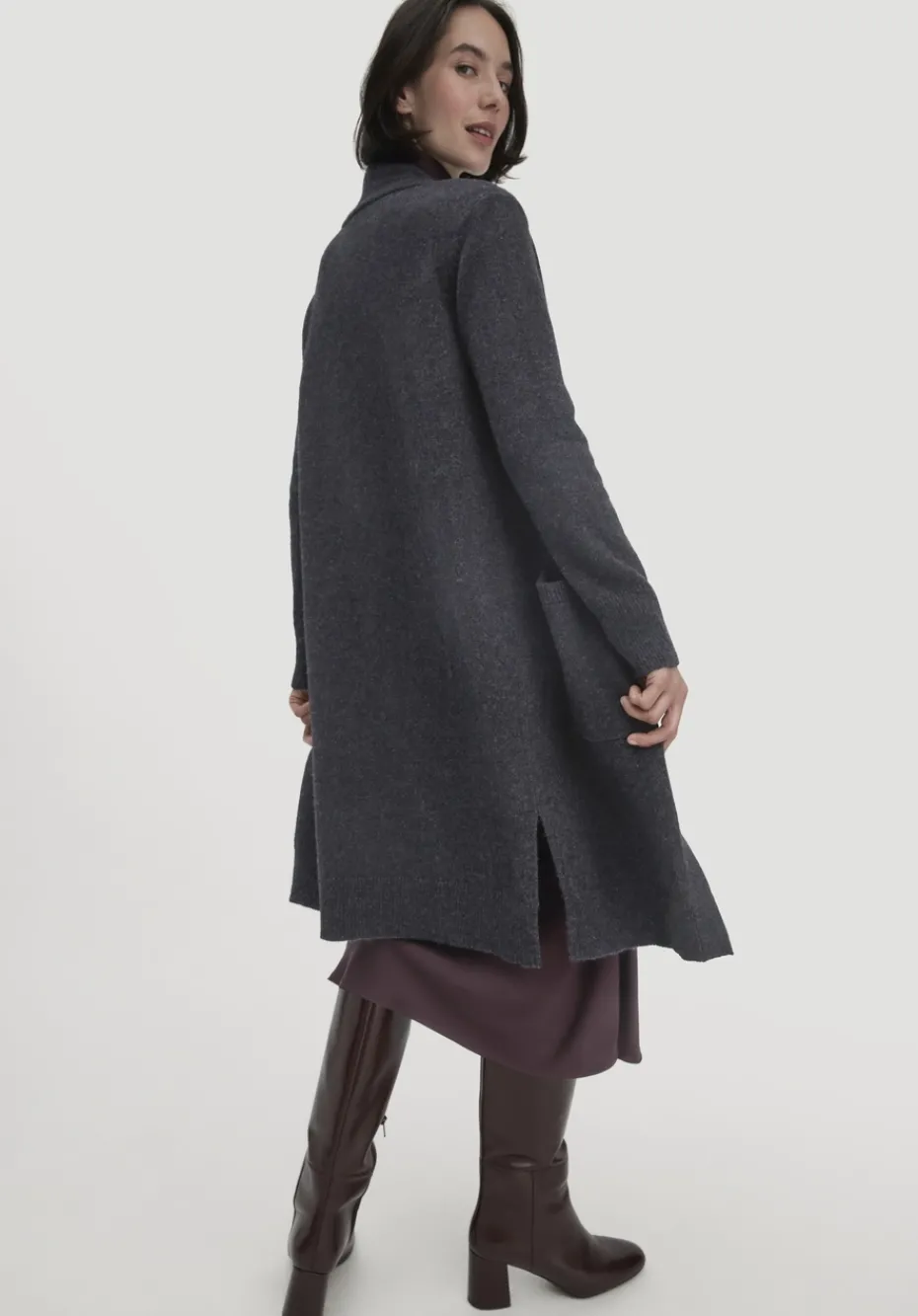 hessnatur Strick Jacke Relaxed aus Bio-Merinowolle mit Bio-Baumwolle von anthrazit Online