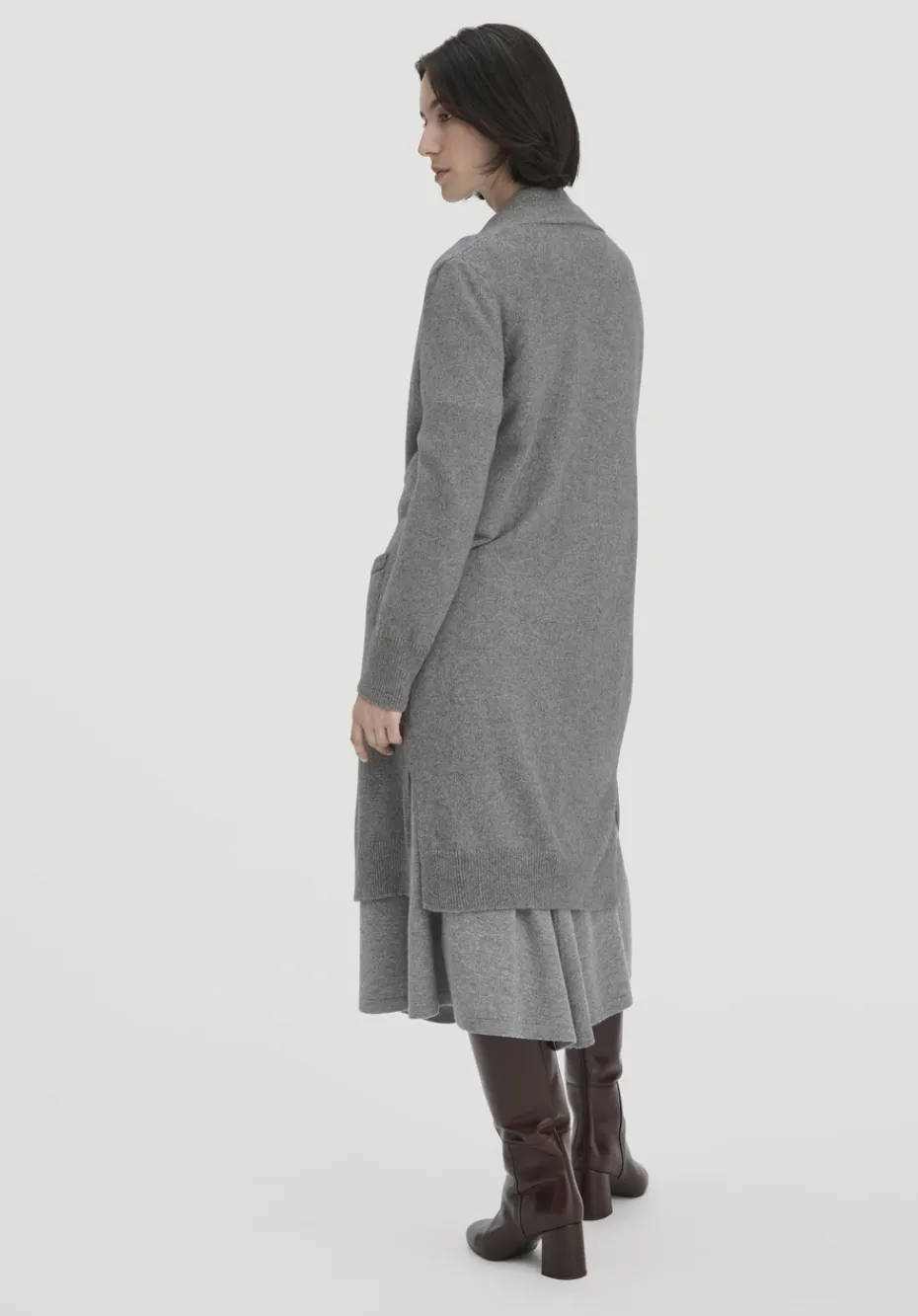 hessnatur Strick Jacke Relaxed aus Bio-Merinowolle mit Bio-Baumwolle von grau New