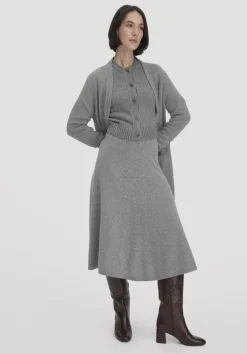 hessnatur Strick Jacke Relaxed Cropped aus Bio-Merinowolle mit Bio-Baumwolle von grau Best