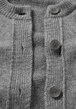 hessnatur Strick Jacke Relaxed Cropped aus Bio-Merinowolle mit Bio-Baumwolle von grau Best