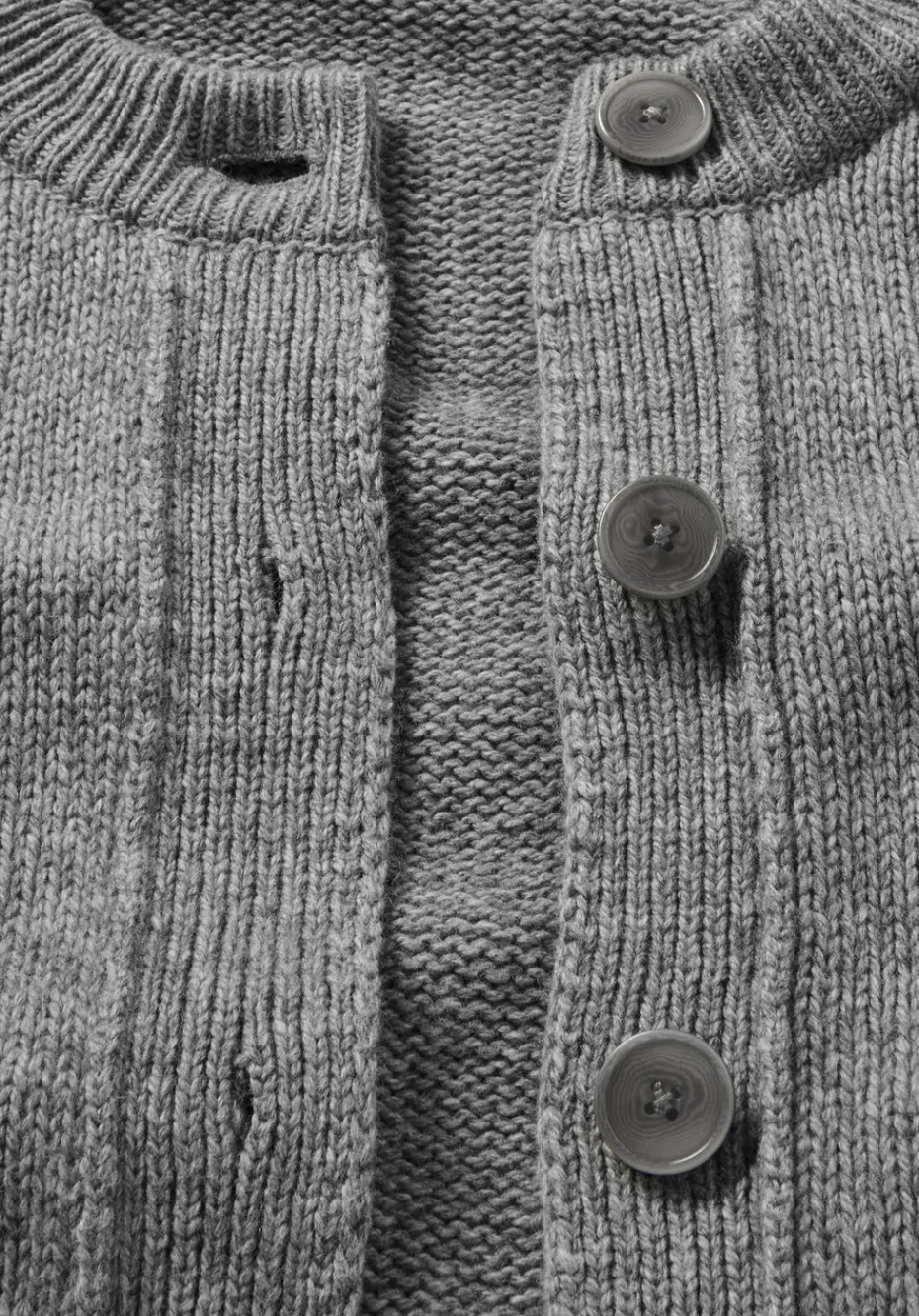 hessnatur Strick Jacke Relaxed Cropped aus Bio-Merinowolle mit Bio-Baumwolle von grau Best