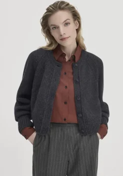 hessnatur Strick Jacke Relaxed Cropped aus Bio-Merinowolle mit Bio-Baumwolle von anthrazit Best